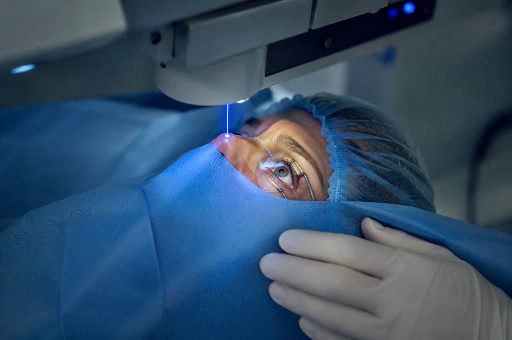 Chirurgia LASIK con laser oftalmologico